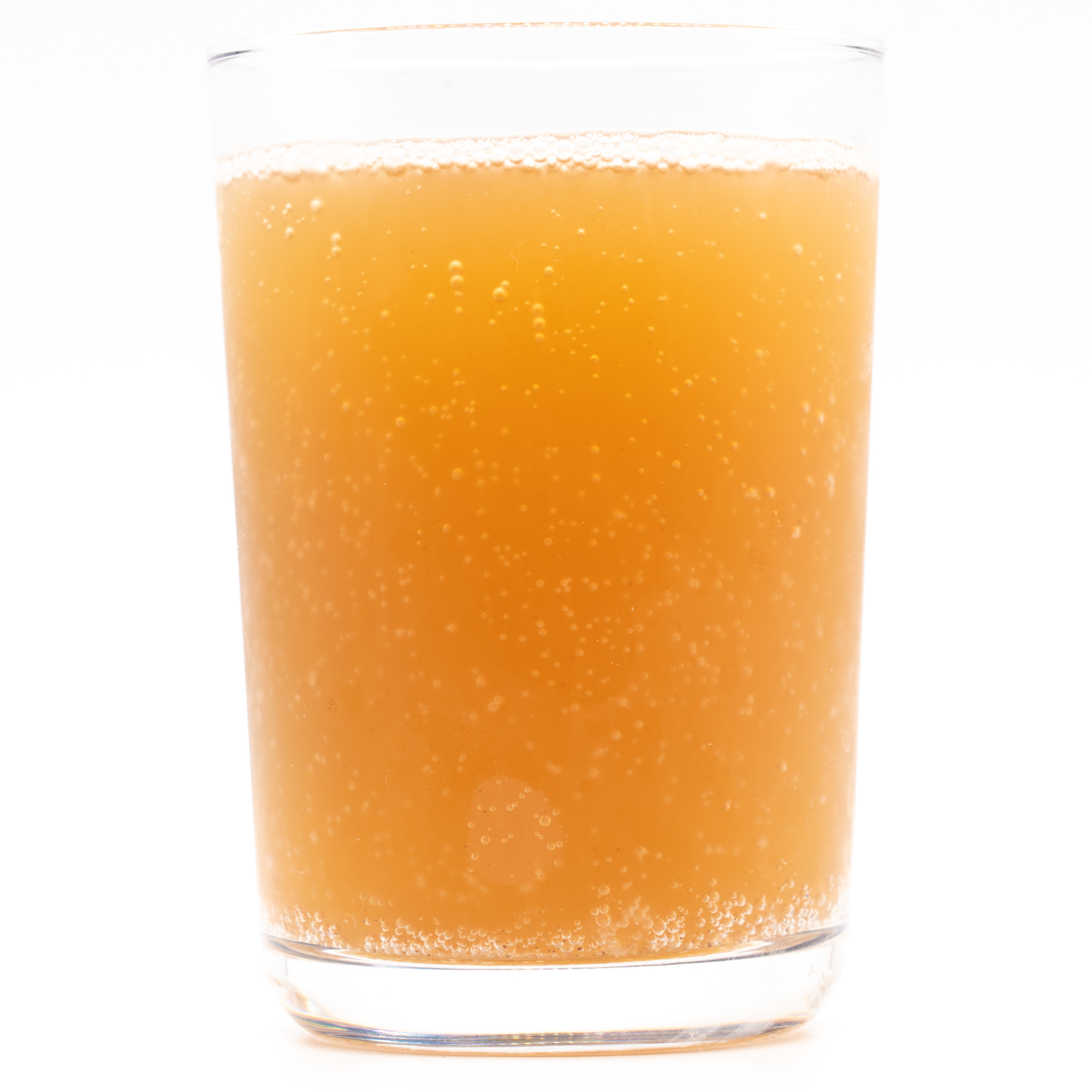 知多コーラ -クッピーラムネ風味-、グラス2